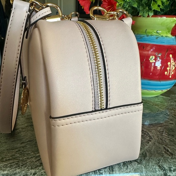 NWOT Michael Kors Cecily Pink Shoulder Bag - Picture 3 of 7